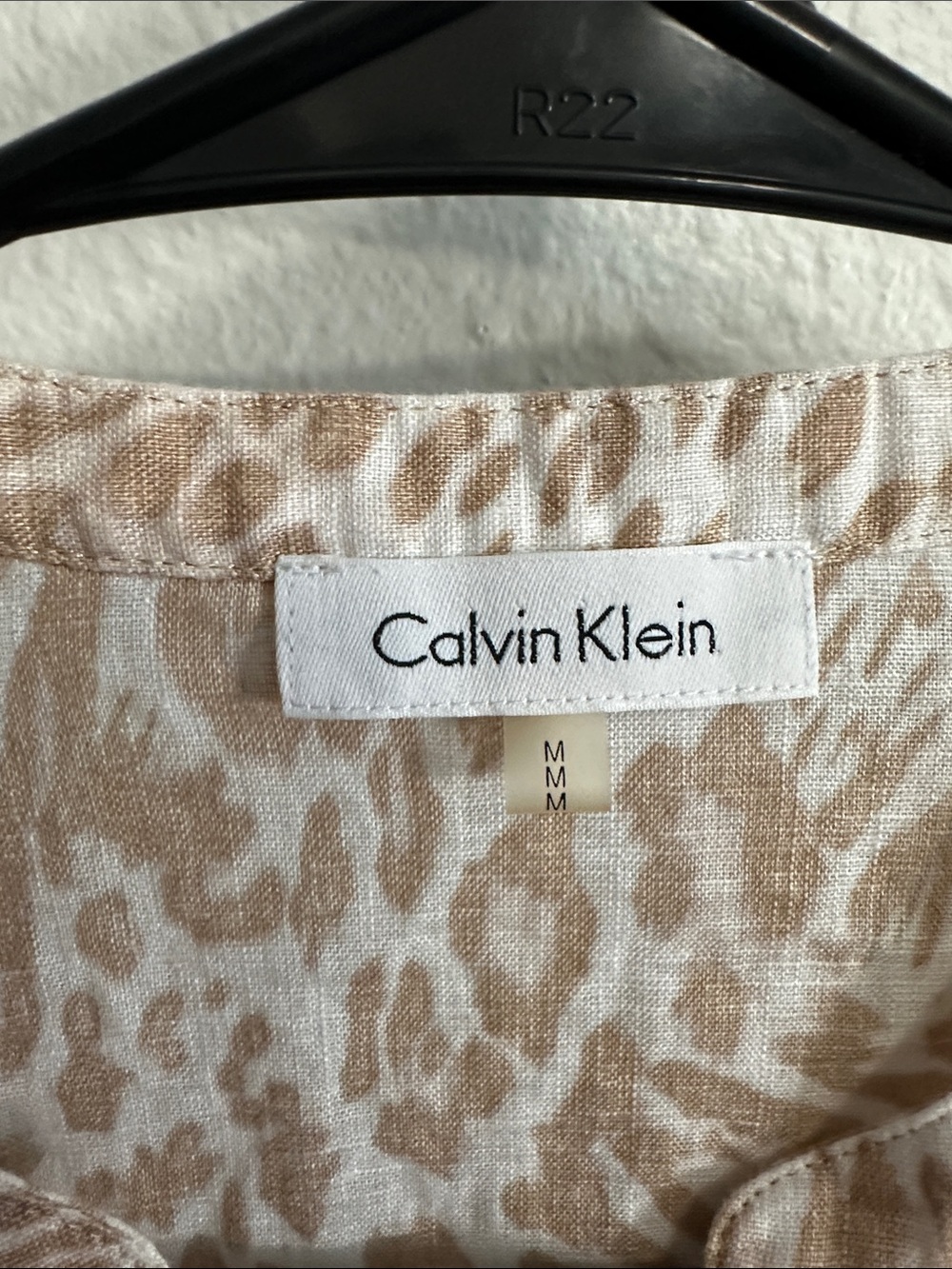 Calvin Klein Tan and Cream Animal-Print Button-Down Linen Shirt Size Medium - Picture 2 of 7
